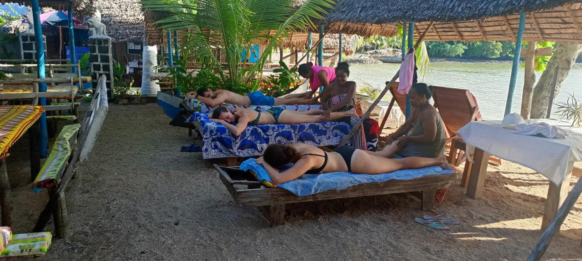 Hotel Piscine Bimoko Nosy-Be Esterno foto